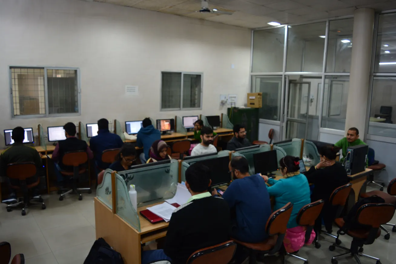 IIT Roorkee Computer lab